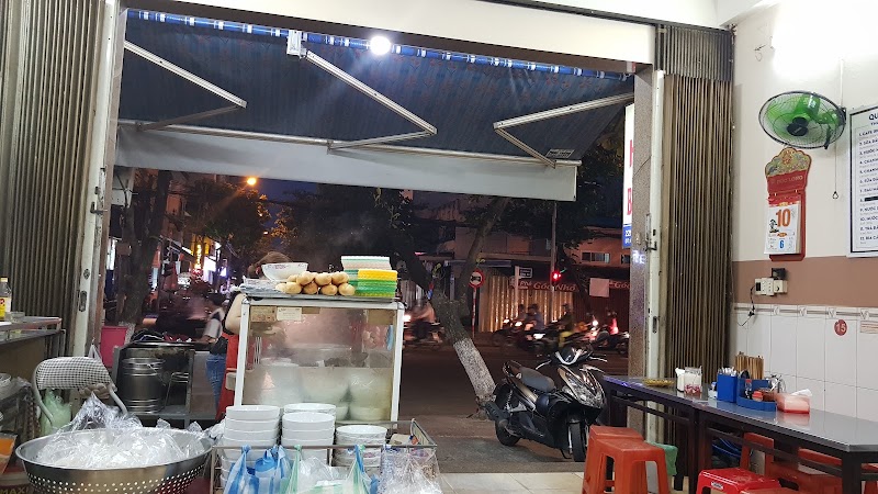 Bun Huong Restaurant