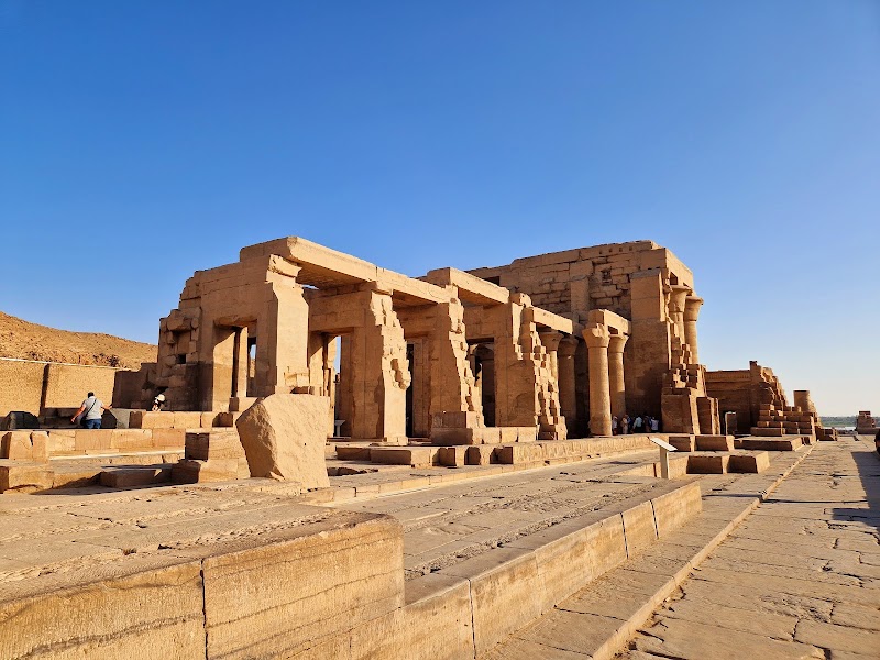 Kom Ombo Temple - Kom Ombo Temple, Nagoa Ash Shatb, Markaz Kom Ombo, Aswan Governorate 1281301, Egypt