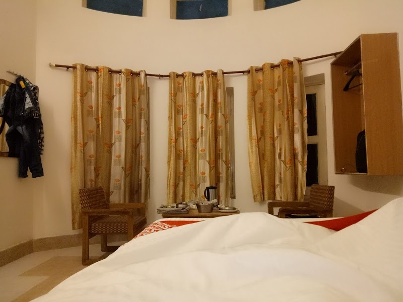 Hotel Heritage - Hotel Heritage 5, Chakrata Rd, near PRABHAT, Clock Tower, Chukkuwala, Dehradun, Uttarakhand 248001, India