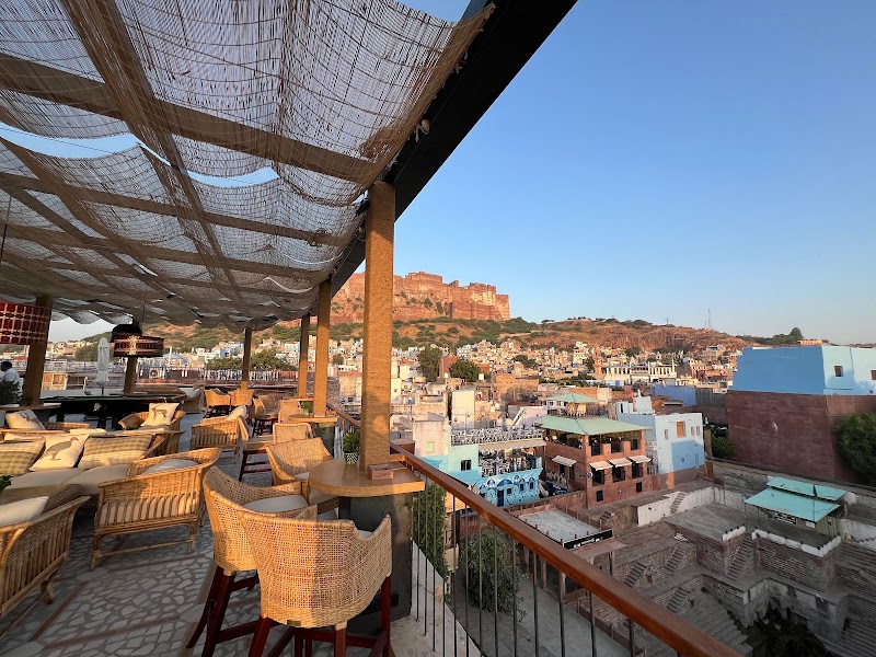 The Stepwell Hotel Rooftop - The Stepwell Hotel Rooftop Stepwell house Roof top, Toor Ji ka Jhalra, Makrana Mohalla, Gulab Sagar, Jodhpur, Rajasthan 342001, India