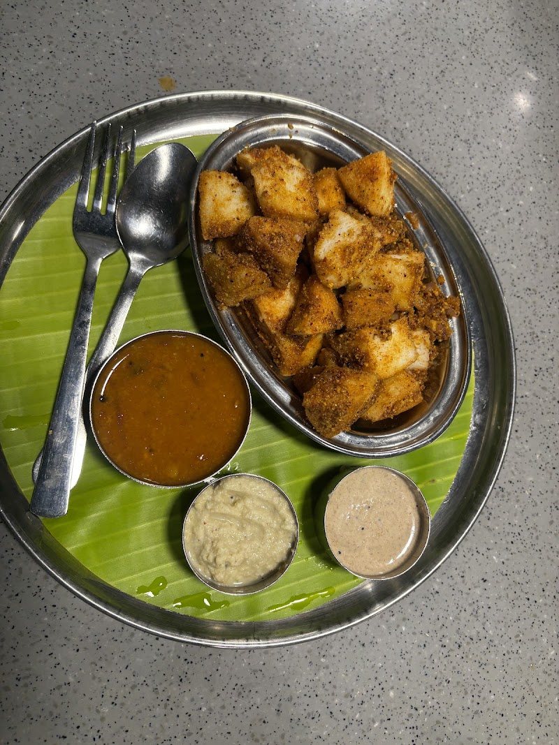 Ruchi Bhavanam - Ruchi Bhavanam Hotel Charring Cross Complex, 14C, Garden Rd, near Botanical Garden, Pudumund, Ooty, Tamil Nadu 643001, India