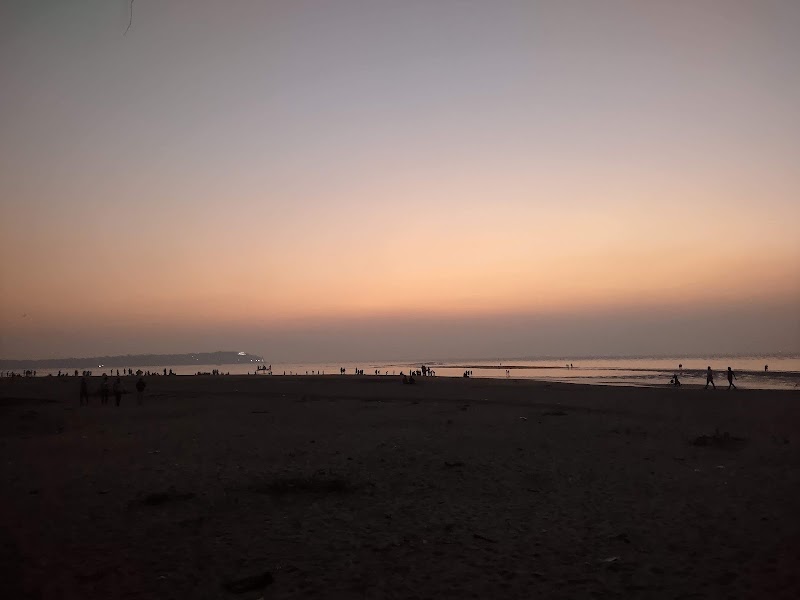 Miramar Beach - Miramar Beach FRP6+M64 Deepra Apartments, Dayanand Bandodkar Marg, Caculo Colony, Miramar, Panaji, Goa 403001, India