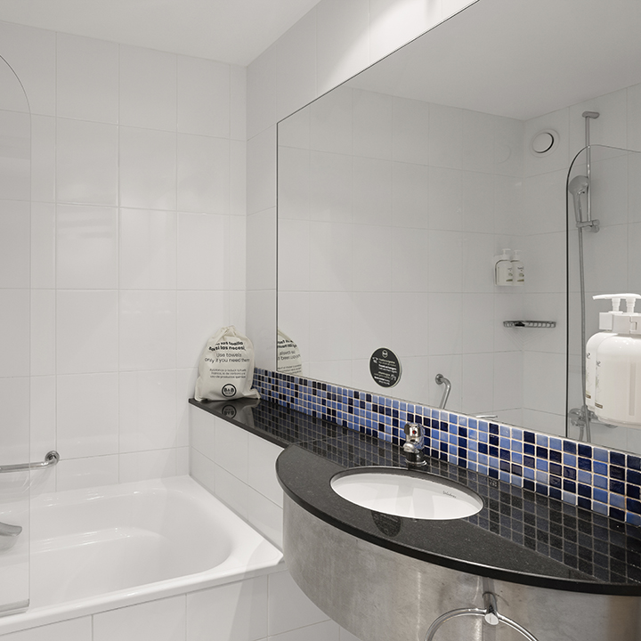 B&B Hotel Girona 3 - B&B Hotel Girona 3 Camí dels Carlins, 10, 17190 Salt, Girona, Spain