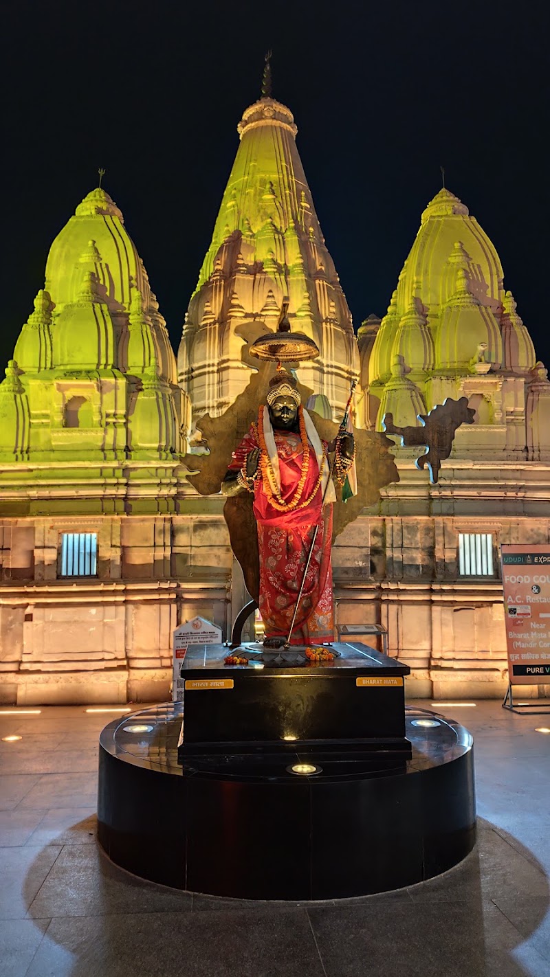 Shri Kashi Vishwanath Temple - Shri Kashi Vishwanath Temple Lahori Tola, Varanasi, Uttar Pradesh 221001, India