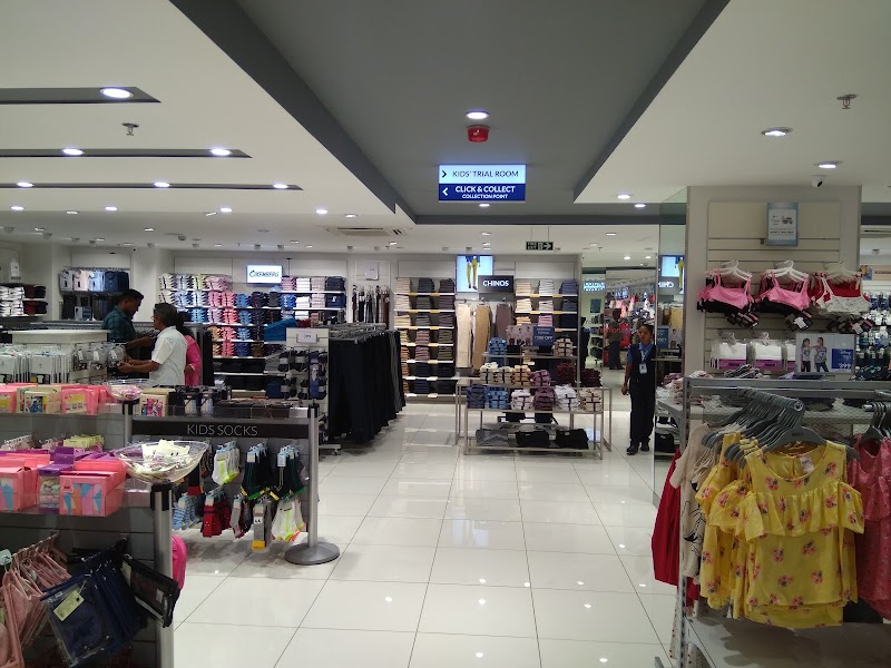 Max Shopping - Max Shopping Center Bazar, Chala Dungar Falia Rd, Chala, Dabhel, Vapi, Gujarat 396191, India