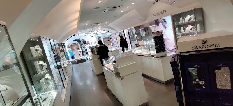 Swarovski Store Salzburg Getreidegasse - Swarovski Store Salzburg Getreidegasse Getreidegasse 19, 5020 Salzburg, Austria