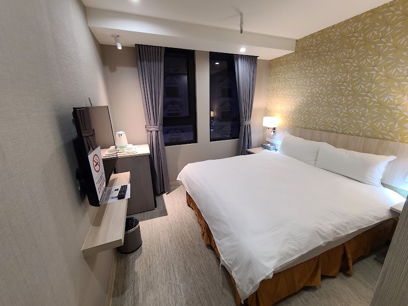 COMMA Boutique Hotel - COMMA Boutique Hotel No. 77號, Xining Rd, Wanshou Village, Wanhua District, Taipei City, Taiwan 108