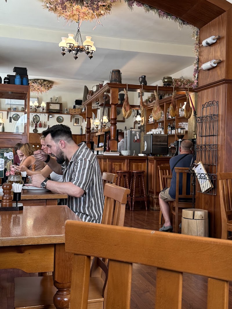 U Matěje Kotrby Restaurant and Bar - U Matěje Kotrby Restaurant and Bar Křemencova 1738/17, Nové Město, 110 00 Praha-Praha 1, Czechia