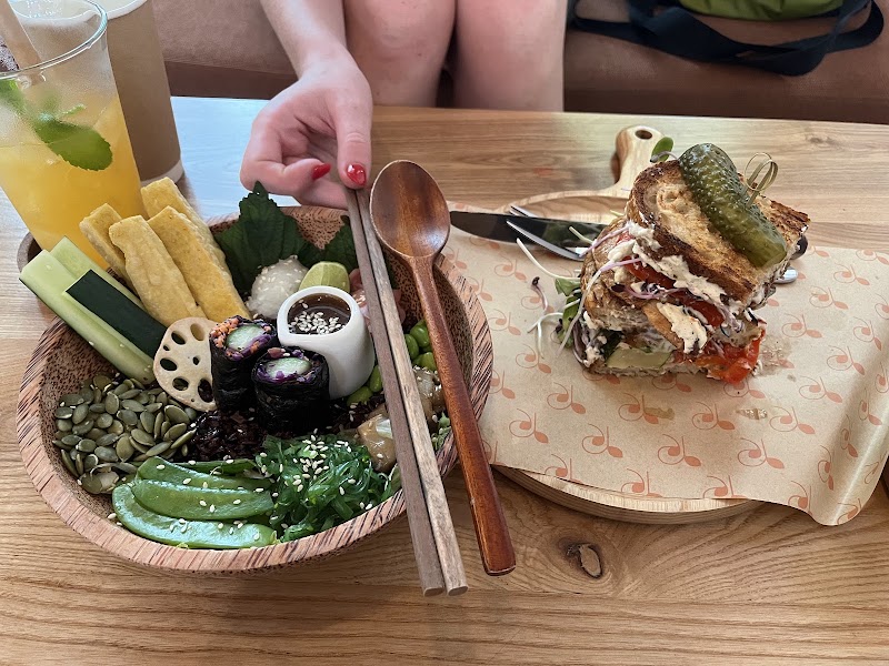 Roots Plant-based Cafe - Ben Thanh - Roots Plant-based Cafe - Ben Thanh 113-115 Lý Tự Trọng, P, Quận 1, Hồ Chí Minh 70000, Vietnam