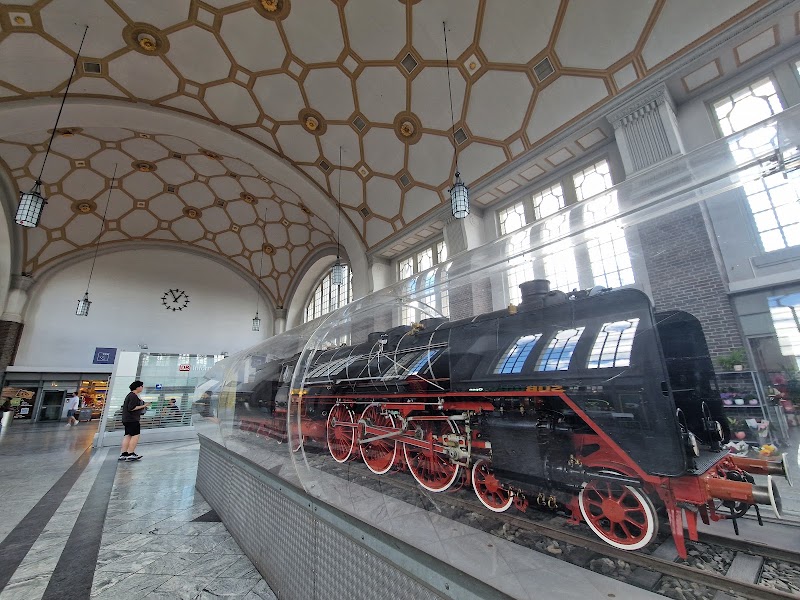 DB Reisezentrum Darmstadt Hbf - DB Reisezentrum Darmstadt Hbf, Am Hbf 20, 64293 Darmstadt Bahnhof, Germany