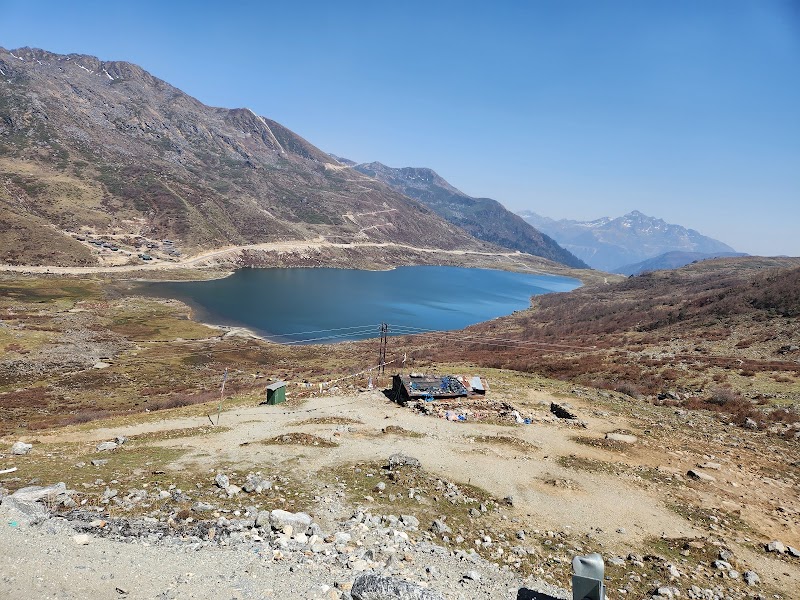 TSOMGO LAKE VIEW POINT - TSOMGO LAKE VIEW POINT, 9QHC+884, Jawaharlal Nehru Rd, Sikkim 737102, India