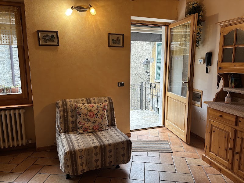 Hotel Diffuso Il Portichetto - Hotel Diffuso Il Portichetto Via del Castellano, 9, 23828 Vezio LC, Italy