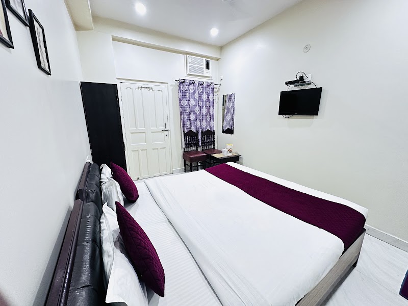 HOTEL THE GARDEN INN - HOTEL THE GARDEN INN Sbi building, D.40/19-22, Jangamwadi Rd, near Godolia, opp. Old sushil cinema hall, Luxmanpura, Ramapura Luxa, Varanasi, Uttar Pradesh 221001, India