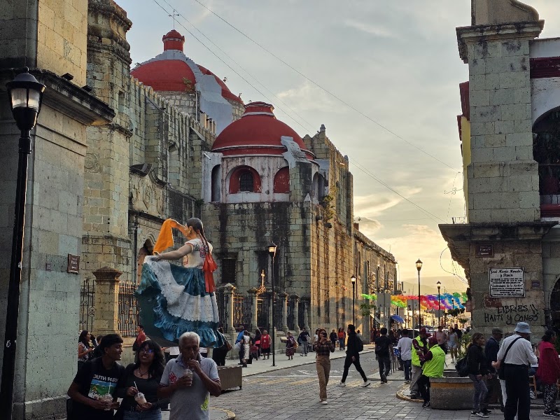 Zócalo de la Ciudad de Oaxaca (Plaza de La Constitución) - Zócalo de la Ciudad de Oaxaca (Plaza de La Constitución) Portal del Palacio, Centro, 68000 Oaxaca de Juárez, Oax., Mexico