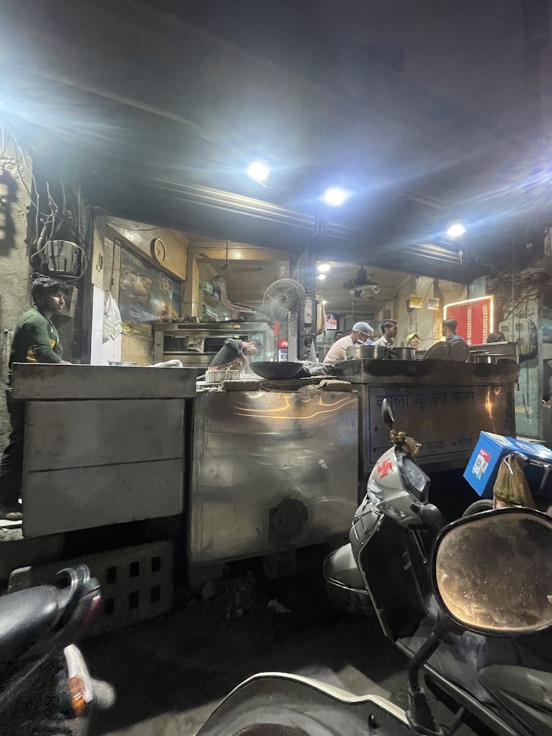 Kala Kulche Wala - Kala Kulche Wala, Jaura Phatak Rd, Main Bazar, Joura Fatak, Krishna Nagar, Amritsar, Punjab 143001, India