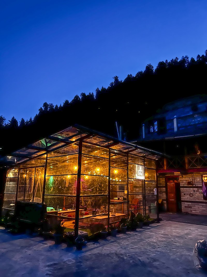 The Glasshouse - Sunset point of Naggar - The Glasshouse - Sunset point of Naggar, Vpo, Naggar, Himachal Pradesh 175130, India