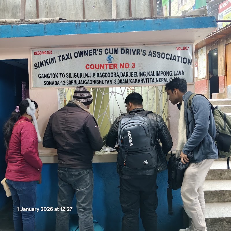 Siliguri taxi stand - Siliguri taxi stand 8J94+MHX Stand Omi Hotel, Deorali Rd, Deorali Bazar, Gangtok, Sikkim 737102, India
