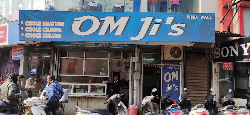 Om ji Chana Bhatura - Om ji Chana Bhatura, 8RQQ+WF2, Palledar Mohalla, Football Chowk, Ambala Cantt, Haryana 133001, India