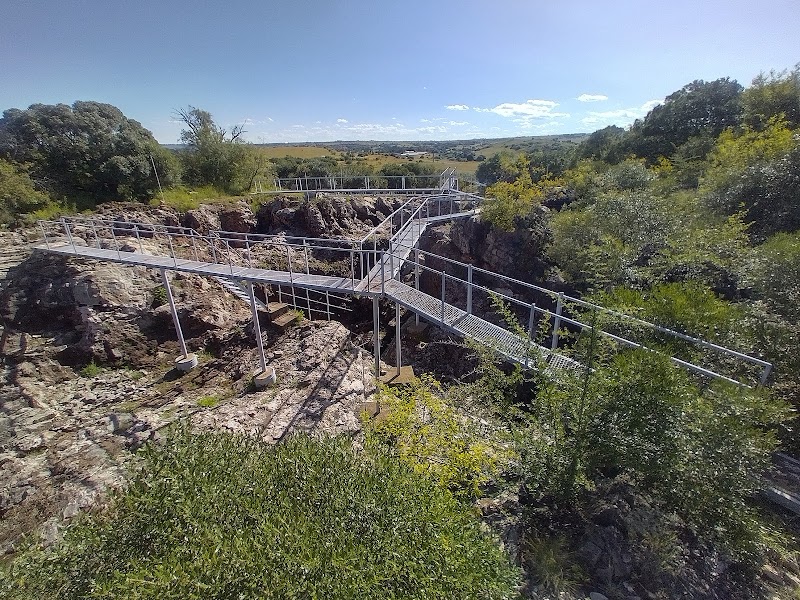 Sterkfontein Caves - Sterkfontein Caves, Kromdraai Rd, Johannesburg, South Africa