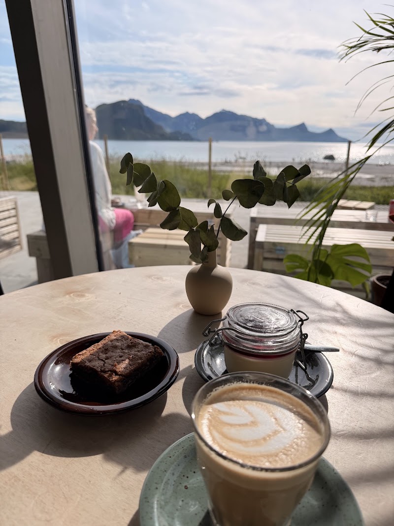 Haukland Beach Café - Haukland Beach Café, Uttakleivveien 72, 8370 Leknes, Norway