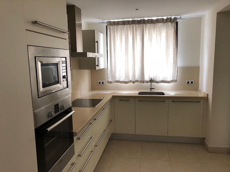 Samara Marbella Apartment - Samara Marbella Apartment Calle El Pinar, Urbanizacion los Altos de los Monteros, s/n, 29603 Marbella, Málaga, Spain