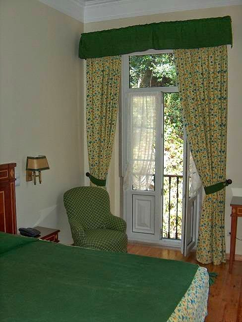 Hotel Sintra Jardim - Hotel Sintra Jardim Tv. dos Avelares 12, 2710-506 Sintra, Portugal