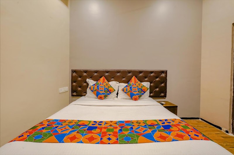 Hotel Budget Inn - Hotel Budget Inn CTS NO 1673, Military Rd, near Crystal Enclave, Bhavani Nagar, APT, Andheri East, Mumbai, Maharashtra 400059, India