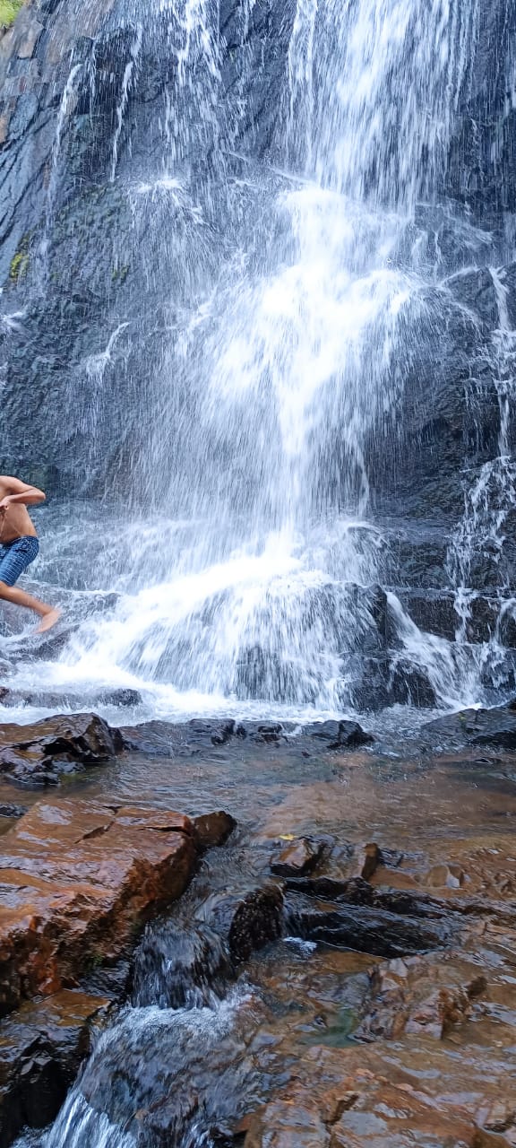 Natural Waterfall - Natural Waterfall, W325+M92, Morandhana, Malkota, Madhya Pradesh 460553, India