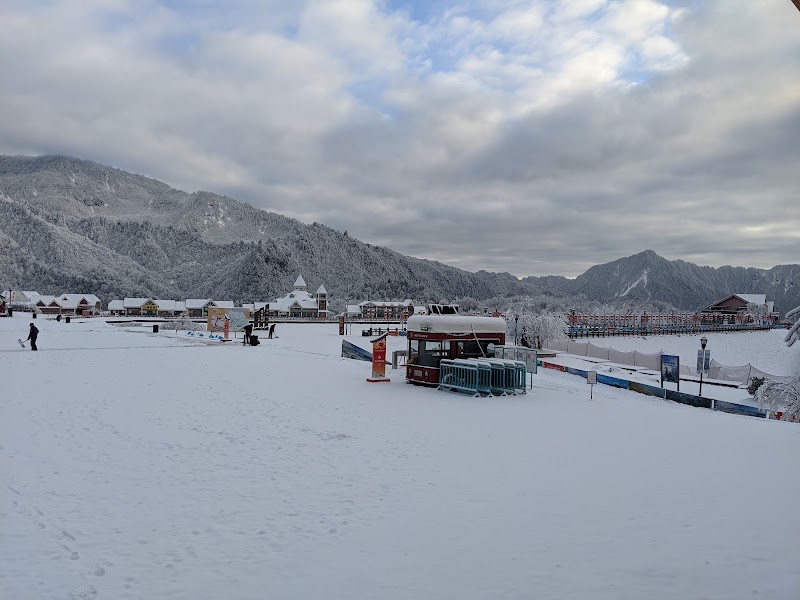 Xiling Xueshan Ski Resort - Xiling Xueshan Ski Resort, P62M+W97, Dayi County, Chengdu, Sichuan, China, 611346