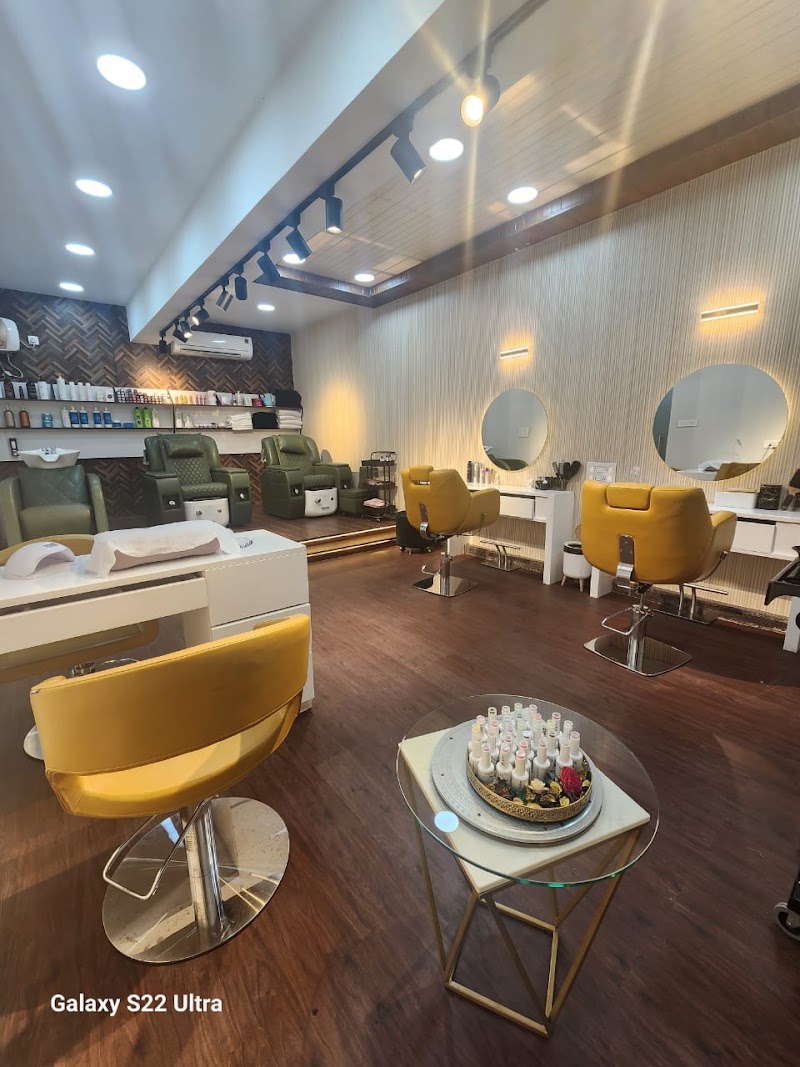 Salon De Elegance