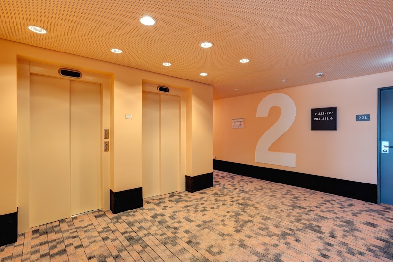 MEININGER Hotel Heidelberg Hauptbahnhof - MEININGER Hotel Heidelberg Hauptbahnhof, Carl-Benz-Straße 2/1, 69115 Heidelberg, Germany