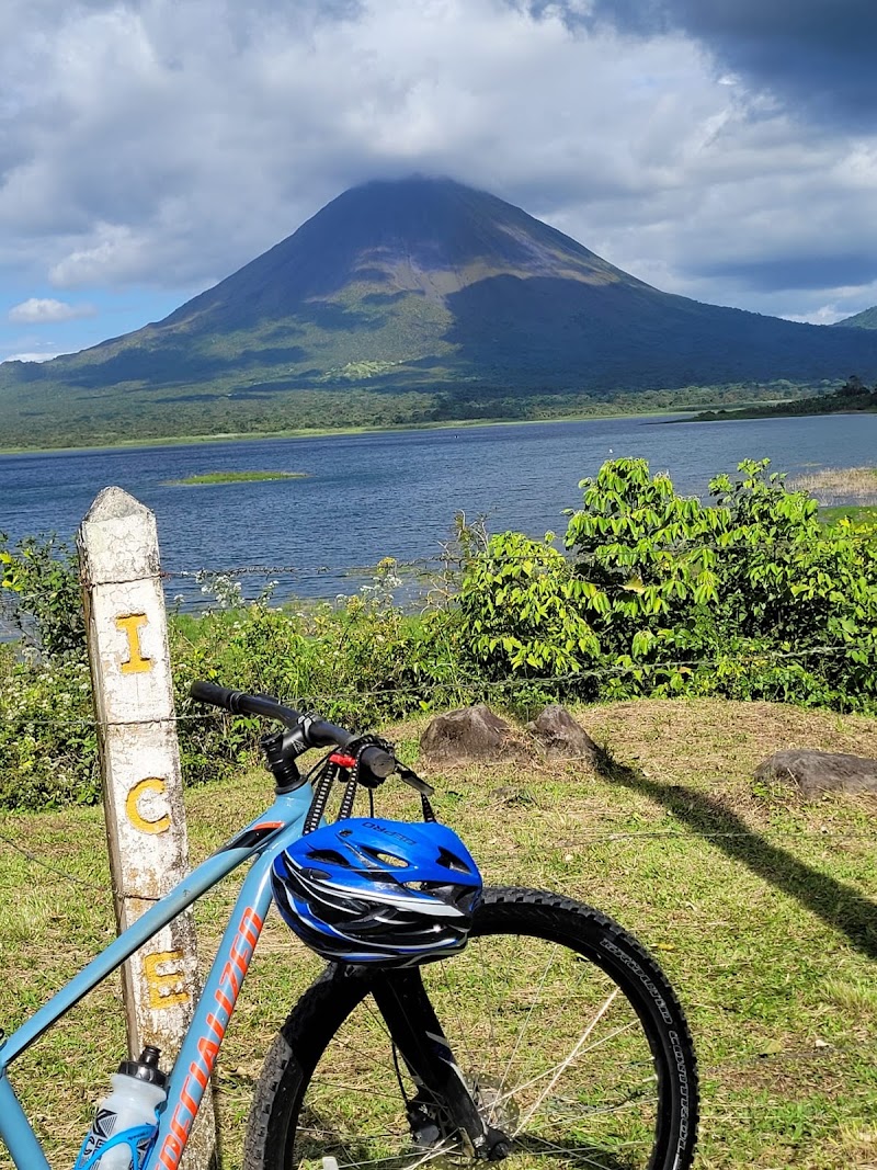 Bike Arenal - Bike Arenal, 400 metros sur de la Iglesia Católica, La Fortuna, Costa Rica 702 319A, Provincia de Alajuela, La Fortuna, Barrio Pilo, 21007, Costa Rica