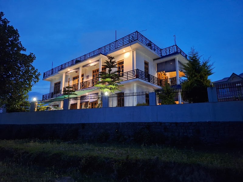 La Maison, Bir (A Boutique Bed and Breakfast) - La Maison, Bir (A Boutique Bed and Breakfast) near Learn Well School, VPO, Bir, Chaugan, Himachal Pradesh 176077, India
