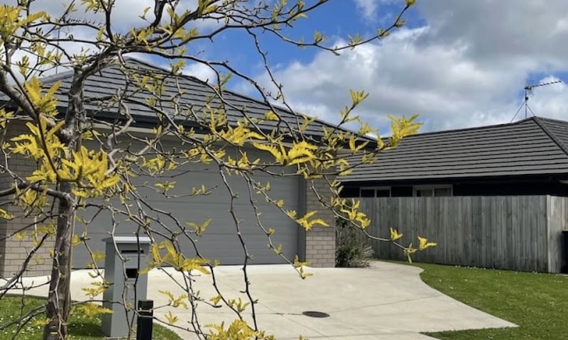 Robbie Sunny Home: Four-bedroom with Fribre Wi-Fi Airbnb
