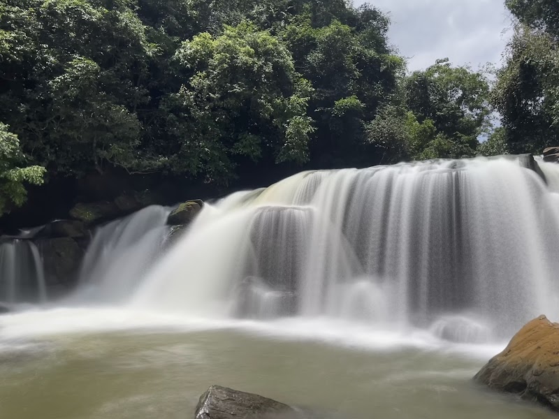 Mookanamane Abbi Falls