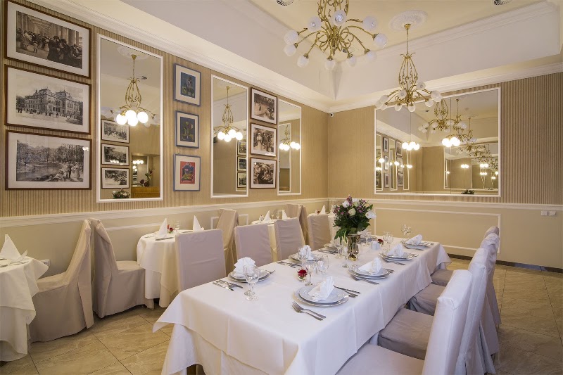 Hotel Royal Villa - Hotel Royal Villa, Zámecký vrch 766/30, 360 01 Karlovy Vary-Karlovy Vary 1, Czechia