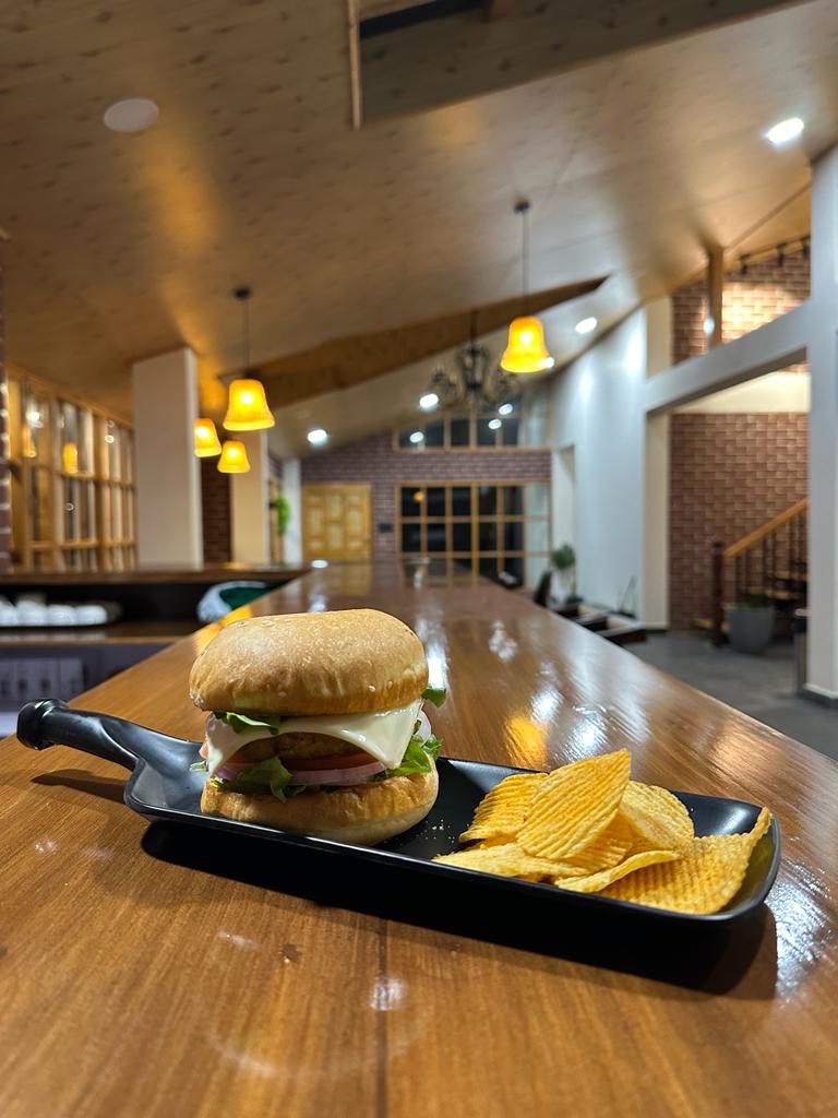 Hidma's Cafe and Coffee House - Hidma's Cafe and Coffee House Top Floor, Hadimba Motors complex, opposite SDM Residence, Siyal, Manali, Himachal Pradesh 175131, India