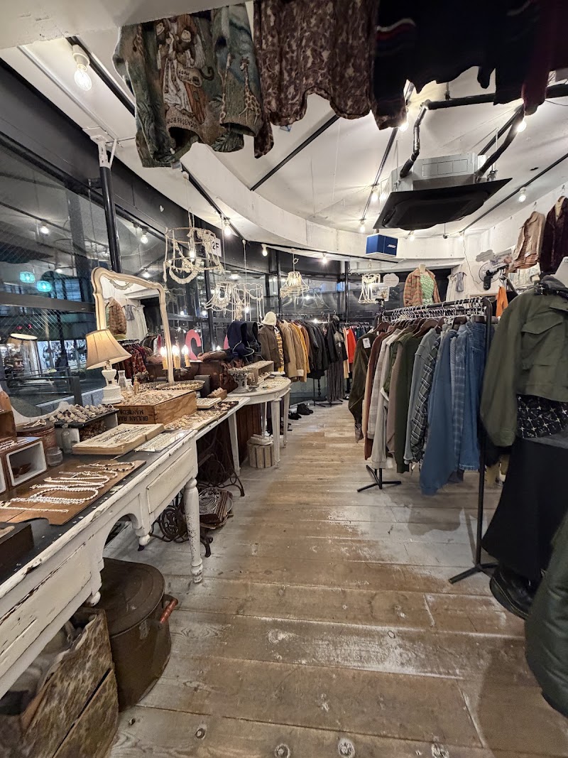 Flamingo (Shimokitazawa Store) - Flamingo (Shimokitazawa Store) Japan, 〒155-0031 Tokyo, Setagaya City, Kitazawa, 2-chōme−25−１２ リサビル 1Ｆ