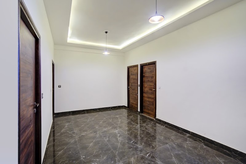 Super Collection O by OYO Sector 108 Noida - Super Collection O by OYO Sector 108 Noida Plot Number 93, Block C, Sector 108, Noida, Uttar Pradesh 201304, India