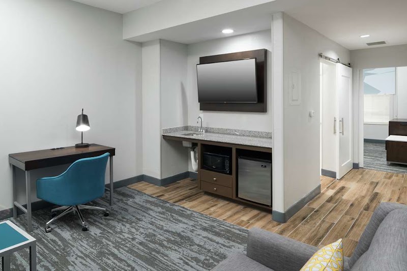 Hampton Inn & Suites Atlanta-Downtown - Hampton Inn & Suites Atlanta-Downtown, 161 Ted Turner Dr NW, Atlanta, GA 30303, USA