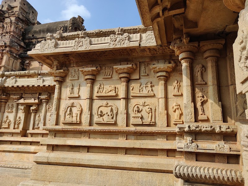 Hazara Raama Temple - Hazara Raama Temple 8F99+4G2, Karnataka 583221, India