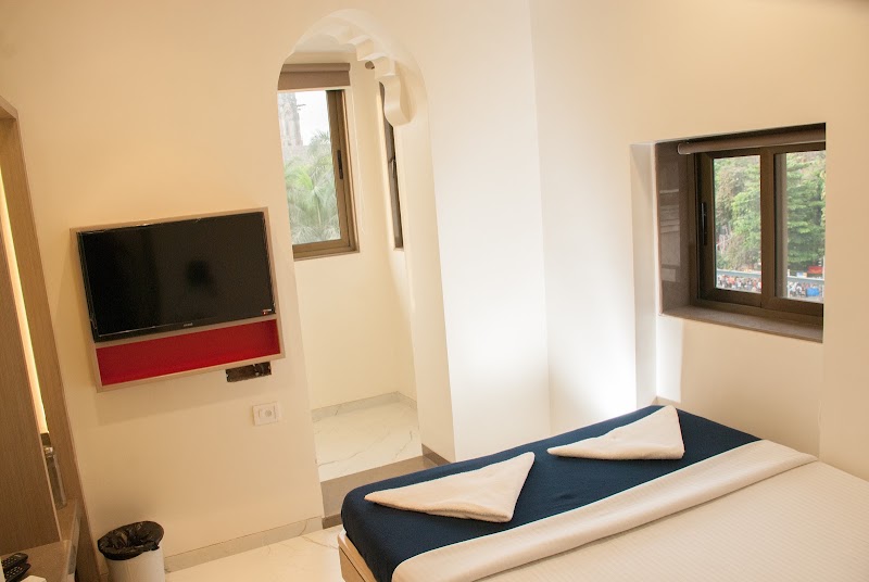 City Hotel - City Hotel Main Gate, City Terrace, 121, Walchand Hirachand Rd, opp. C.S.T. Station, Borabazar Precinct, Fort, Mumbai, Maharashtra 400001, India