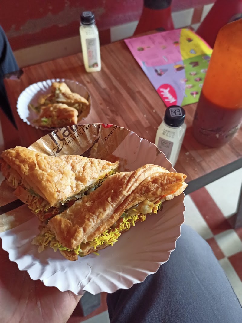 Cafe Soni's ( a best patties store in udaipur) - Cafe Soni's ( a best patties store in udaipur) Nagda Restaurant Building, Nagda Restaurant Building, 459, University Main Rd, Keshav Nagar, Chouraha, Ganapati Nagar, Udaipur, Rajasthan 313001, India