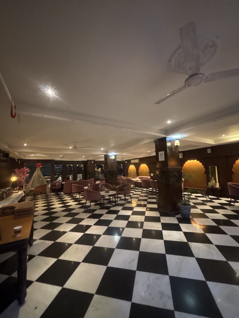 Mannat Cafe & Restaurant - Mannat Cafe & Restaurant 1, Chandpole Bridge, Ambamata, Udaipur, Rajasthan 313004, India