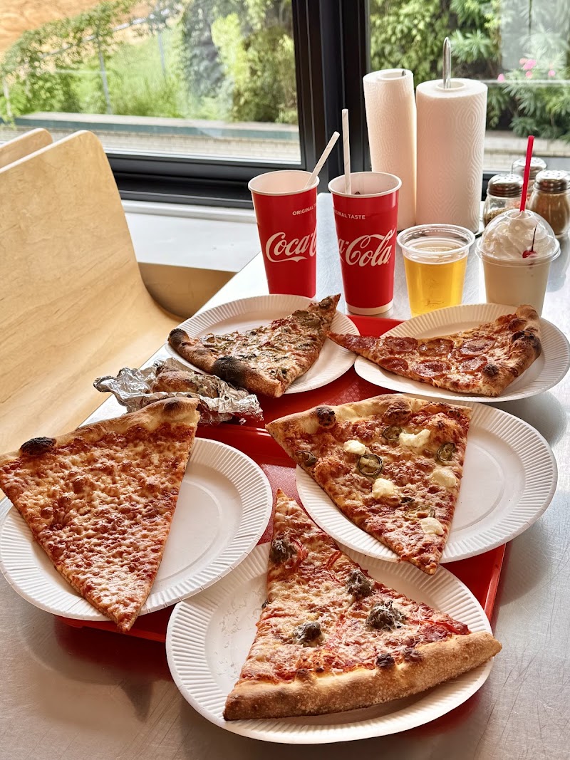 Henry's PIZZA - Henry's PIZZA 4-chōme-2-2 Tanimachi, Chuo Ward, Osaka, 540-0012, Japan