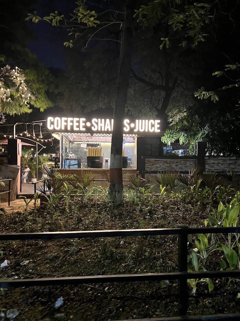 Yello Coffee House - Coffee Shakes and Juices - Yello Coffee House - Coffee Shakes and Juices Officers Club, Walkers St, CBI Colony, Civil Lines, Nagpur, Maharashtra 440001, India