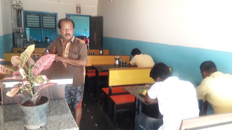 Davangere Benne Dose Hotel - Davangere Benne Dose Hotel, Sogi Circle, Holagundi Rd, opposite kayaka Bhavan, Huvina Hadagali, Karnataka 583219, India