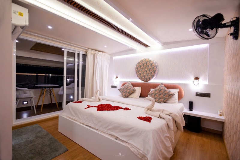 Whispering Waters Houseboat - Whispering Waters Houseboat Nehru Trophy Finishing Point, Road, Pallathuruthy, Alappuzha, Kerala 688003, India