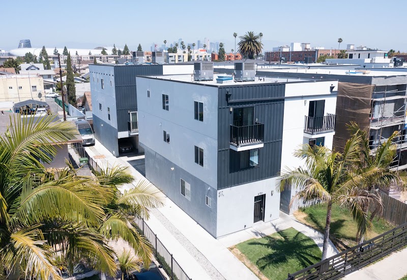 Forty First Place - Boutique Hostel - Forty First Place - Boutique Hostel, 615 W 41st Pl, Los Angeles, CA 90037, USA