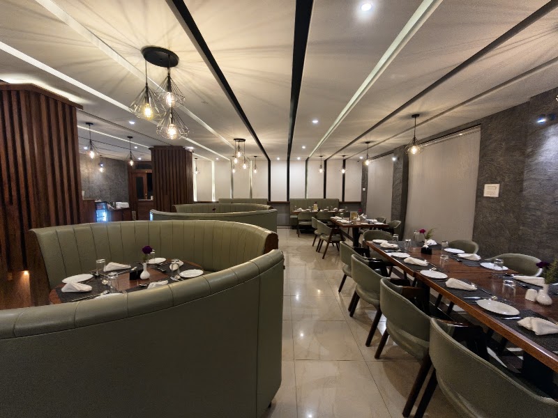 Zuka Fine Dining - Zuka Fine Dining PREETHI CLASSIC TOWERS, 29, Davisdale, Ooty, Tamil Nadu 643001, India